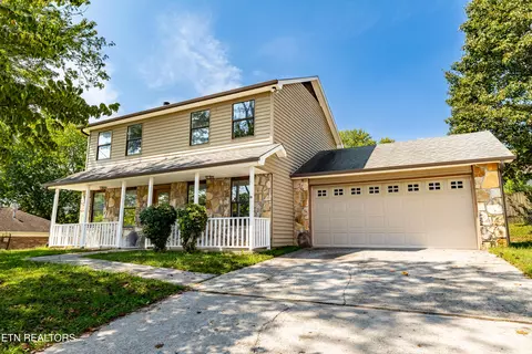 805 Black Rock Cir, Knoxville, TN 37934