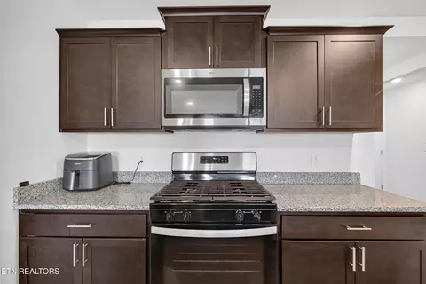 Kitchen - 1233 Cole Dr, Jefferson City, TN 37760 photo 2 of 2
