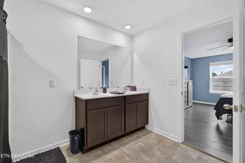 Entry Way - 1233 Cole Dr, Jefferson City, TN 37760 photo 3 of 3