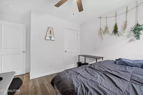Bedroom - 1233 Cole Dr, Jefferson City, TN 37760 photo 2 of 4