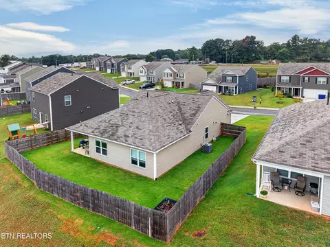 View/Area - 1233 Cole Dr, Jefferson City, TN 37760 photo 3 of 6