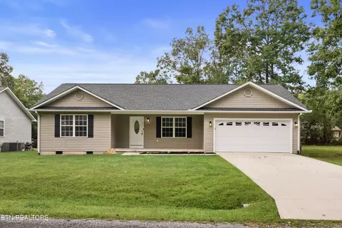3023 Warpath Dr, Crossville, TN 38572