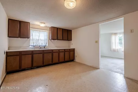 Kitchen - 7411 Munsey Rd, Corryton, TN 37721 photo 5 of 5