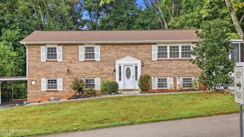 6324 Gateway Ln, Knoxville, TN 37920