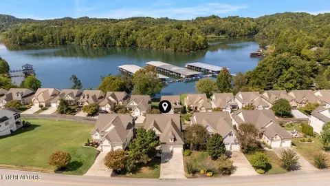 989 Rarity Bay Pkwy, Vonore, TN 37885