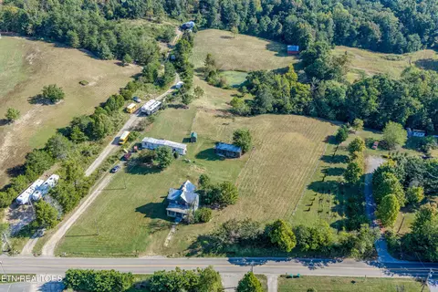 View/Area - 3318 Roberts Rd, Corryton, TN 37721 photo 3 of 10