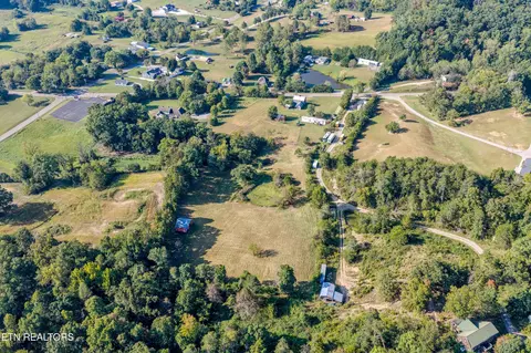 View/Area - 3318 Roberts Rd, Corryton, TN 37721 photo 6 of 10