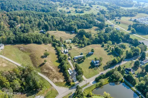 View/Area - 3318 Roberts Rd, Corryton, TN 37721 photo 8 of 10