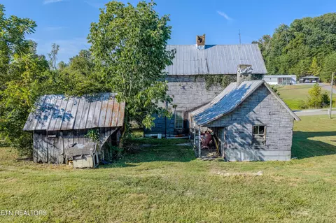 Exterior - 3318 Roberts Rd, Corryton, TN 37721 photo 4 of 4