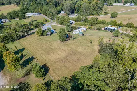 View/Area - 3318 Roberts Rd, Corryton, TN 37721 photo 9 of 10