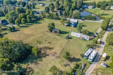 View/Area - 3318 Roberts Rd, Corryton, TN 37721 photo 4 of 10
