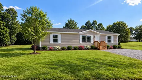 1809 Chestnut St, Sweetwater, TN 37874