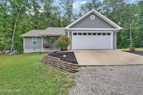 2071 Allardt Tinch Rd, Jamestown, TN 38556