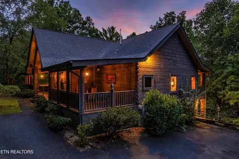 2670 Cedar Falls Way, Sevierville, TN 37862
