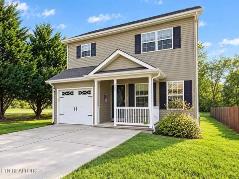 201 Heritage Crossing Dr, Maryville, TN 37804
