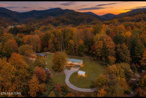 106 Patrick Hl, Oliver Springs, TN 37840