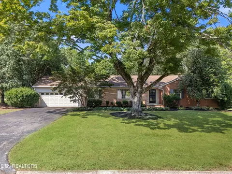 8121 Bennington Dr, Knoxville, TN 37909