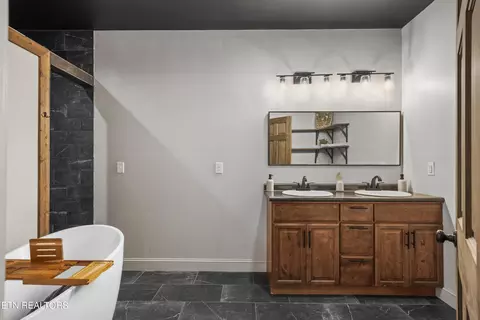 Bath - 248 Emory View Rd, Lancing, TN 37770 photo 1 of 4