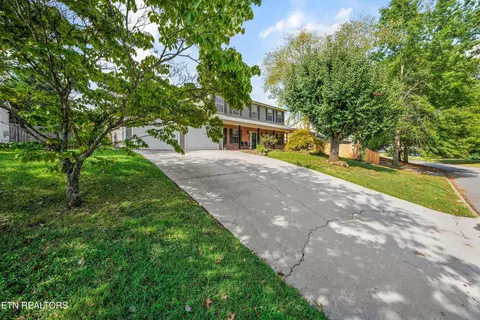 Exterior - 213 Nicely Tr, Powell, TN 37849 photo 4 of 15