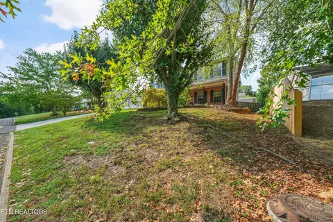 Exterior - 213 Nicely Tr, Powell, TN 37849 photo 3 of 15