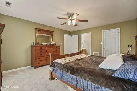 Bedroom - 213 Nicely Tr, Powell, TN 37849 photo 2 of 5