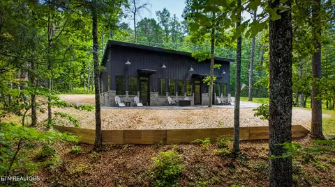6640 Flats Rd, Tallassee, TN 37878