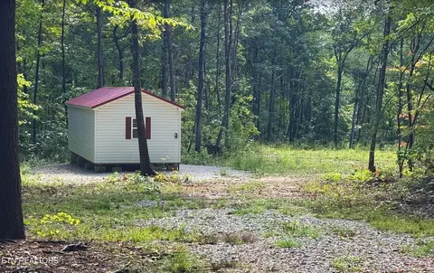 126 Bos Way, Deer Lodge, TN 37726 photo 2