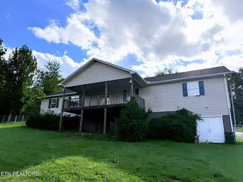272 Cowan Ln, La Follette, TN 37766