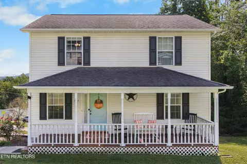 1007 W Kentucky Ave, La Follette, TN 37766