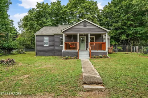 5704 Woodale Dr, Knoxville, TN 37912