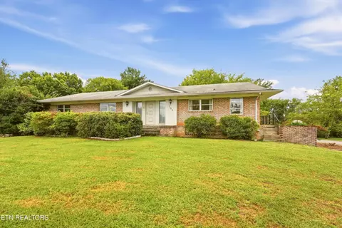 709 Chateaugay Rd, Knoxville, TN 37923