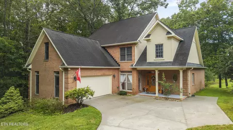 240 Skyview Dr, Lenoir City, TN 37772