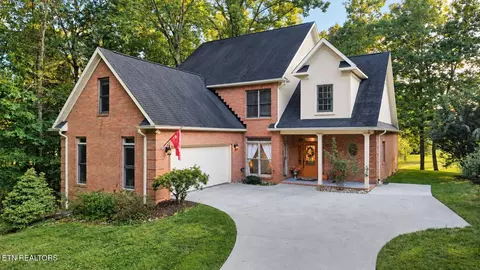 240 Skyview Dr, Lenoir City, TN 37772