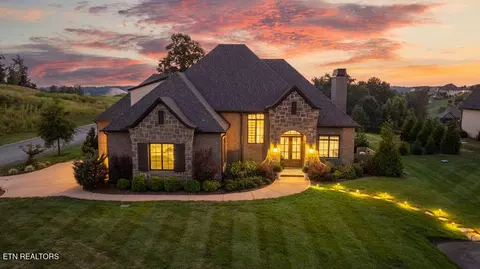 250 Bower Ct, Lenoir City, TN 37772