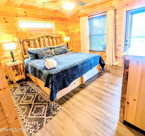 Bedroom - 2152 E View Dr, Sevierville, TN 37876 photo 3 of 12