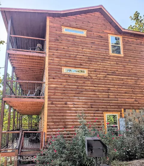Exterior - 2152 E View Dr, Sevierville, TN 37876 photo 3 of 16