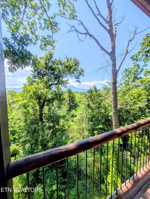Exterior - 2152 E View Dr, Sevierville, TN 37876 photo 7 of 16
