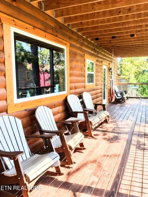 Exterior - 2152 E View Dr, Sevierville, TN 37876 photo 5 of 16