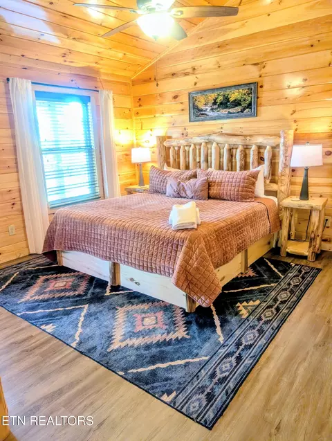 Bedroom - 2152 E View Dr, Sevierville, TN 37876 photo 7 of 12