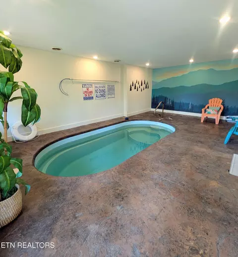 Exterior - 2152 E View Dr, Sevierville, TN 37876 photo 12 of 16