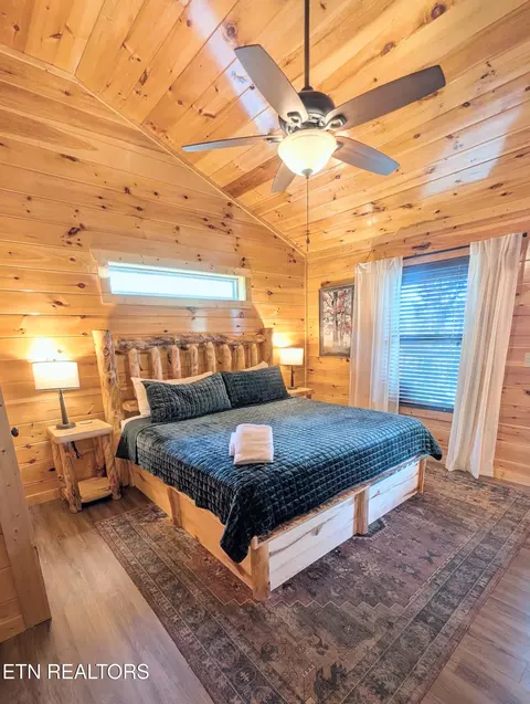 Bedroom - 2152 E View Dr, Sevierville, TN 37876 photo 5 of 12
