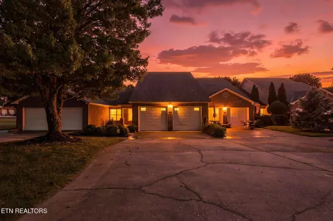 630 Sunrise Cir, Sevierville, TN 37862