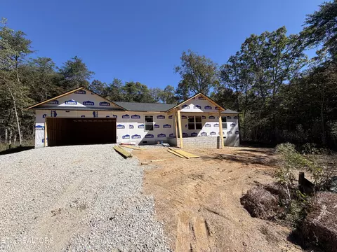 2025 Tecumseh Ln, Crossville, TN 38572