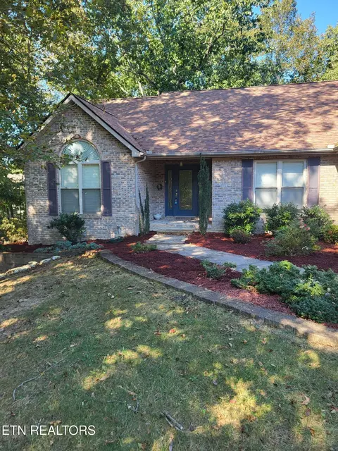 183 Trentwood Dr, Crossville, TN 38558