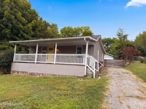 2111 Bernhurst Dr, Knoxville, TN 37918