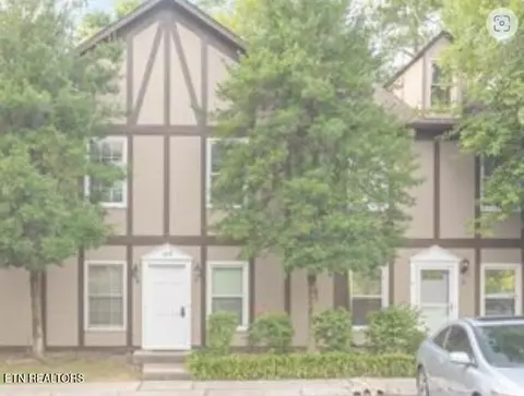 113 Arcadia Ln #C, Oak Ridge, TN 37830