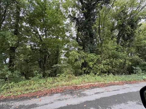 Dogwalk Rd, Greeneville, TN 37745