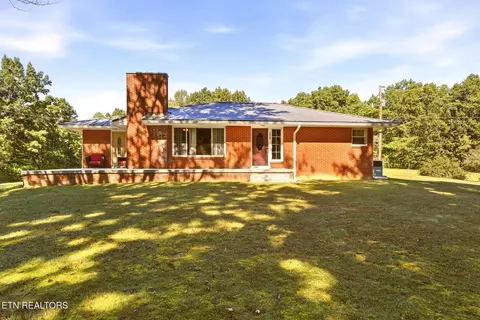8757 Morgan County Hwy, Sunbright, TN 37872