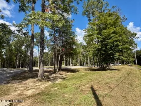 435 Wilderness Ln, Jamestown, TN 38556