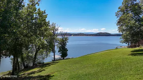 16 Alamo Trl # R, Dandridge, TN 37725